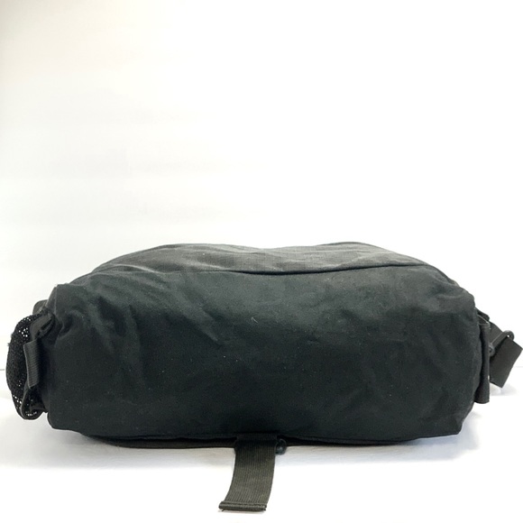 ROOTS |🇨🇦 Collector’s 2004 Olympic Messenger Bag - Picture 8 of 12